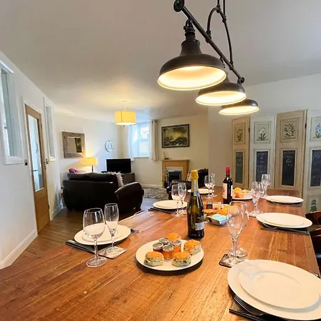 The Old Auction Rooms, Lot 3 *