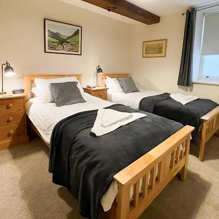 The Old Auction Rooms, Lot 3