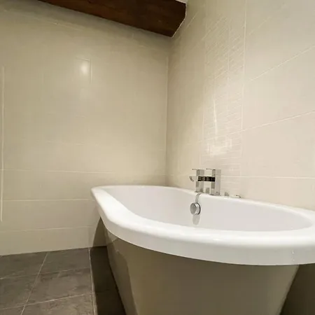 The Old Auction Rooms, Lot 3 *